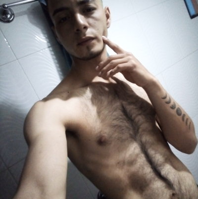 jhosii_cruz naked stripping on cam for live sex video chat