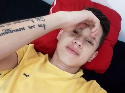 jimmy_reynolds naked stripping on cam for live sex video chat