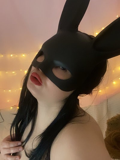 JoleeLovee naked stripping on cam for live sex video chat