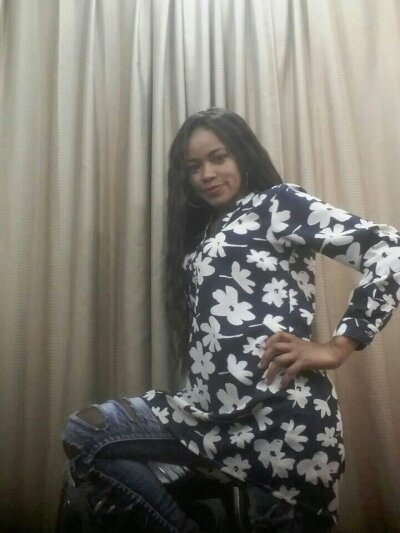 JOLINAH5 naked stripping on cam for live sex video chat