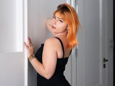 JosieLovely naked stripping on cam for live sex video chat