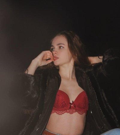 Julia_088 naked stripping on cam for live sex video chat