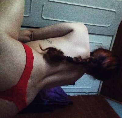 julie_winter_ naked stripping on cam for live sex video chat