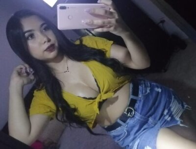 julieta_cooper naked stripping on cam for live sex video chat