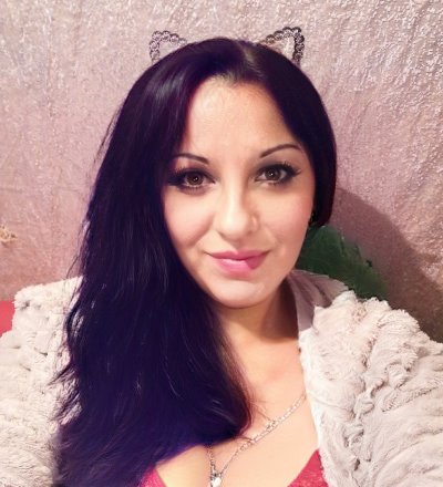 Juliya_dream naked stripping on cam for live sex video chat