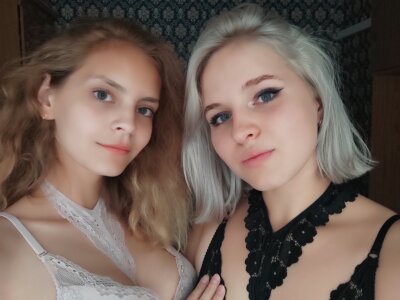 JynaMorel naked stripping on cam for live sex video chat