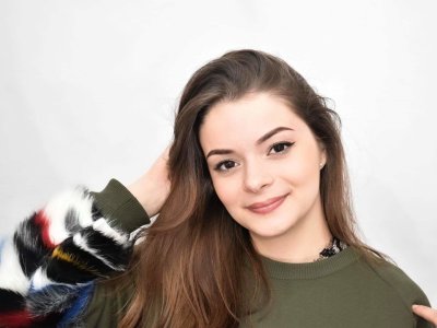 kailyn_moen naked stripping on cam for live sex video chat