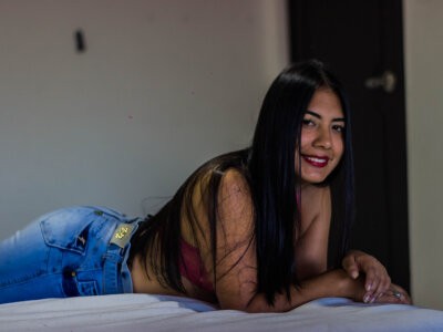 Kaliope_Spencer naked stripping on cam for live sex video chat