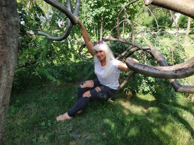 KamaliaSim naked stripping on cam for live sex video chat