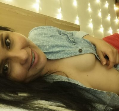 Karolina_S naked stripping on cam for live sex video chat