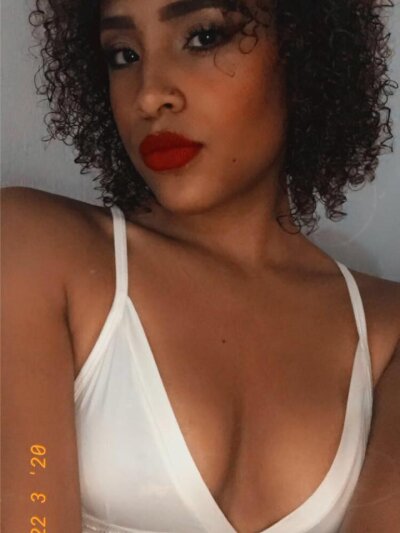 kasandracute naked stripping on cam for live sex video chat