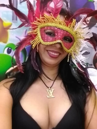 Kathyeva naked stripping on cam for live sex video chat