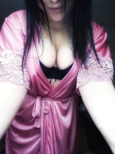 KATRIN98 naked stripping on cam for live sex video chat