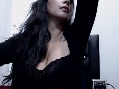 Katta_Hot69 naked stripping on cam for live sex video chat
