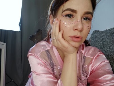 KattieMooreX naked stripping on cam for live sex video chat