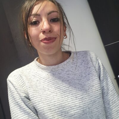_kattiie_page naked stripping on cam for live sex video chat
