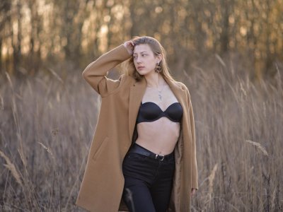 Katty_Betty naked stripping on cam for live sex video chat