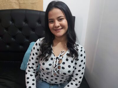 KayleWet naked stripping on cam for live sex video chat