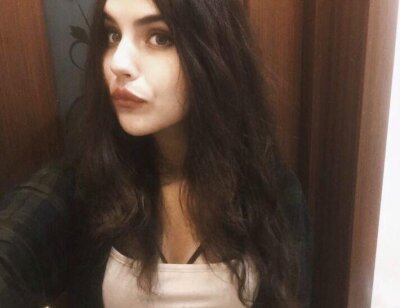 KaylinMoor naked stripping on cam for live sex video chat