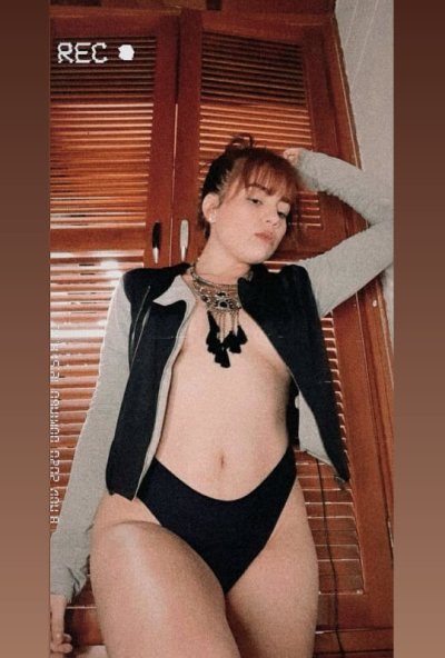 keilly_Secret69 naked stripping on cam for live sex video chat