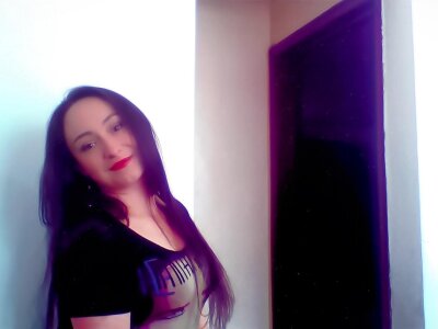 keira_zahr naked stripping on cam for live sex video chat