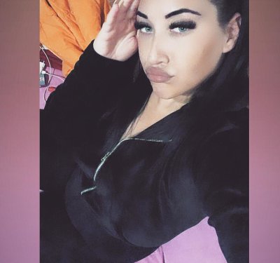 KeiraCroft naked stripping on cam for live sex video chat