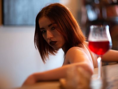 KELLY_DREAMY naked stripping on cam for live sex video chat