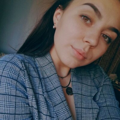 KelseyFaren naked stripping on cam for live sex video chat