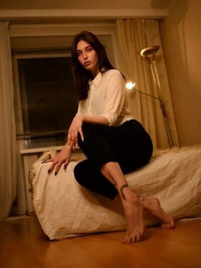 KemLip naked stripping on cam for live sex video chat