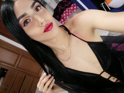 KENDALLSMIT naked stripping on cam for live sex video chat