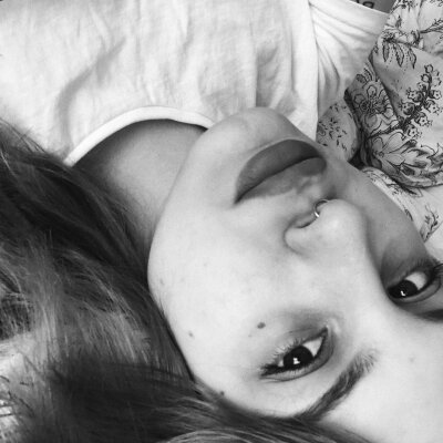 _Khloe_ naked stripping on cam for live sex video chat