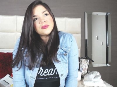 KiaraConor_ naked stripping on cam for live sex video chat