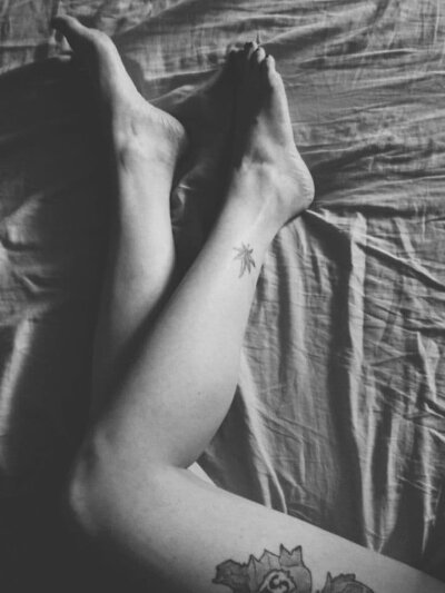 kind_queen naked stripping on cam for live sex video chat