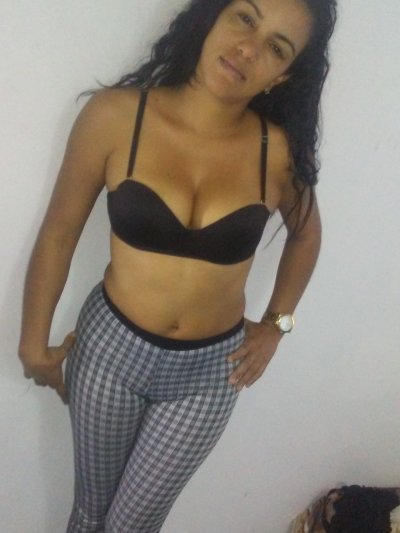 kinky_girl_wet naked stripping on cam for live sex video chat