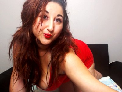 KinkyMya naked stripping on cam for live sex video chat