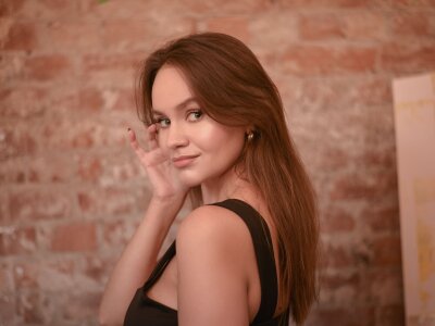 KiraEuphoria naked stripping on cam for live sex video chat