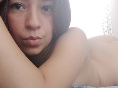 kitty-2 naked stripping on cam for live sex video chat
