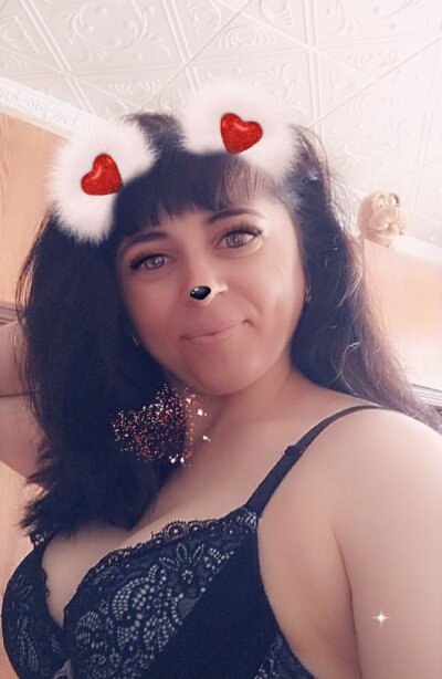Kittyxcrown naked stripping on cam for live sex video chat