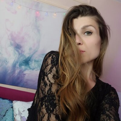 Kleo_soul naked stripping on cam for live sex video chat
