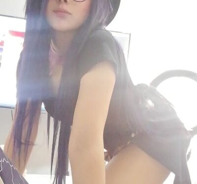 korneygh naked stripping on cam for live sex video chat