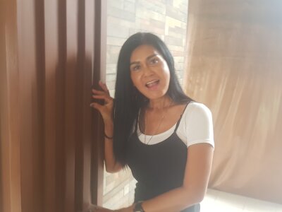 Koy_Love naked stripping on cam for live sex video chat