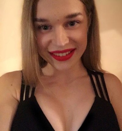 KrissPrincess naked stripping on cam for live sex video chat