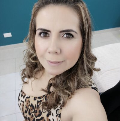 krysstal_milf1987 naked stripping on cam for live sex video chat