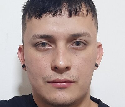 kyle_bigcock naked stripping on cam for live sex video chat