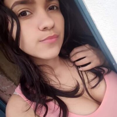 LACHIKI22 naked stripping on cam for live sex video chat