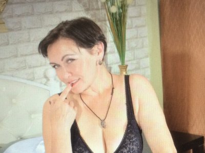 LADYINGA69 naked stripping on cam for live sex video chat