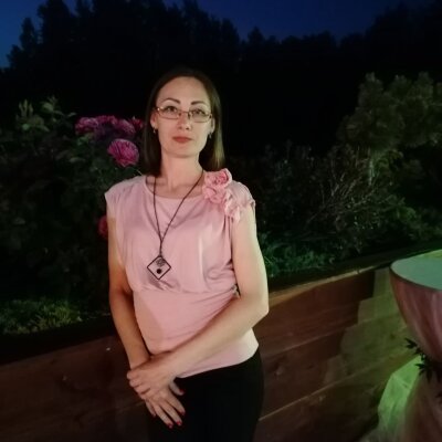 LadyQQ naked stripping on cam for live sex video chat
