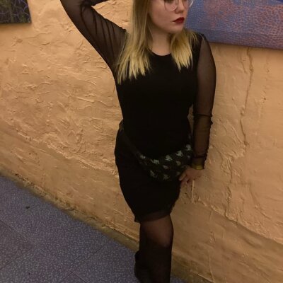 lana_chat naked stripping on cam for live sex video chat