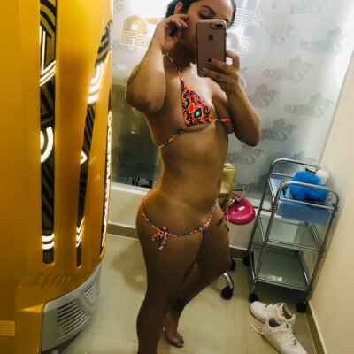 latin_dirty_squirt naked stripping on cam for live sex video chat
