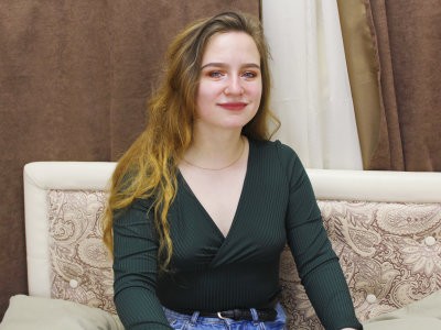 LaurenLucky naked stripping on cam for live sex video chat